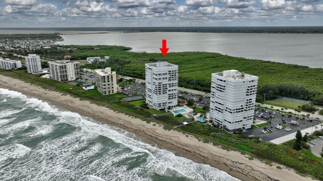 Building Photo - 9960 S Ocean Dr