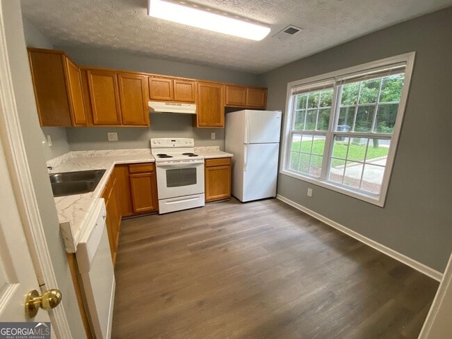 Building Photo - 4611 Logan Way