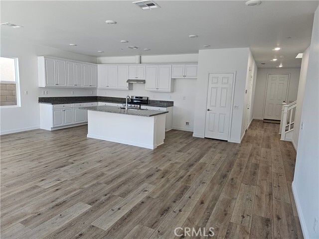 Building Photo - 4725 S Scott Way