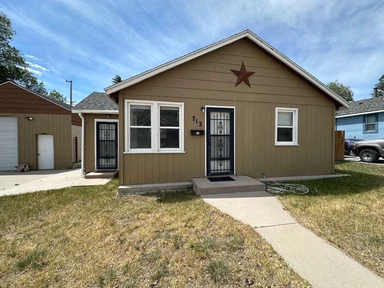 Primary Photo - 712 Alder St