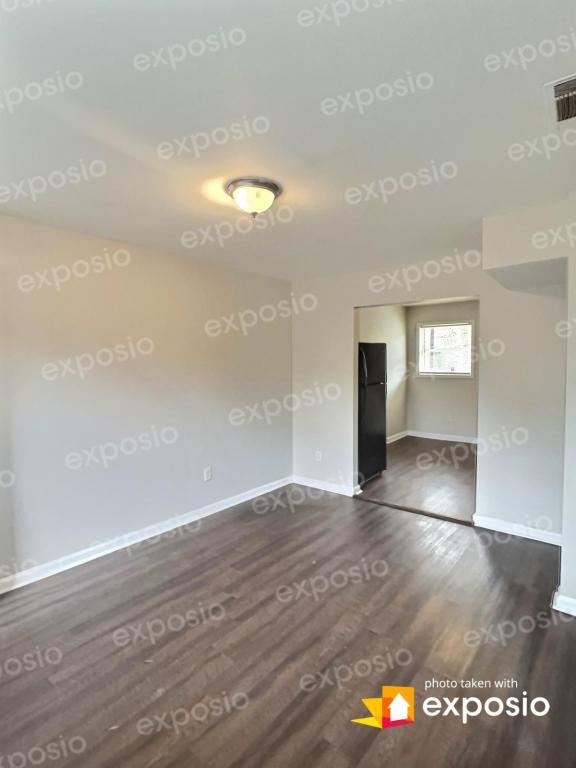 Building Photo - 1910 Center Ave