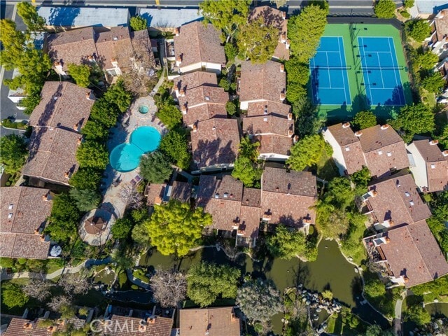 Building Photo - 5720 Owensmouth Ave