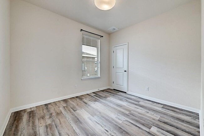 Building Photo - 11820 Sandy Lodge Ct