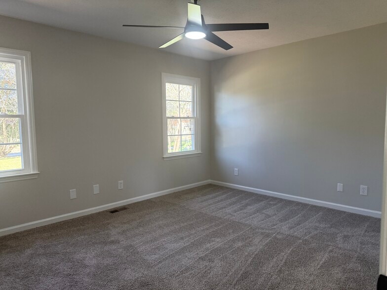 Building Photo - 2819 Reeves Ln