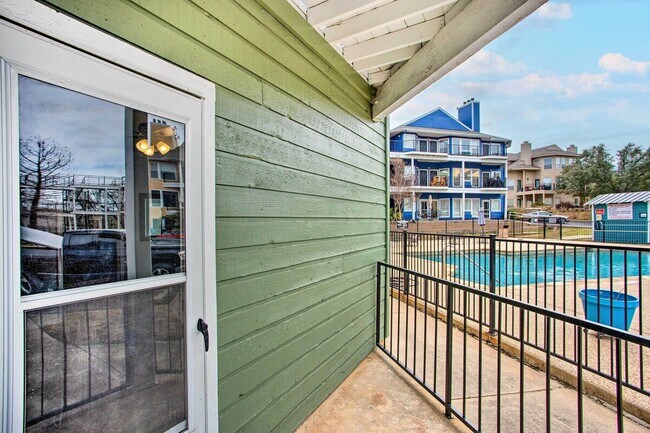 Building Photo - 2164 Tanglewood Blvd