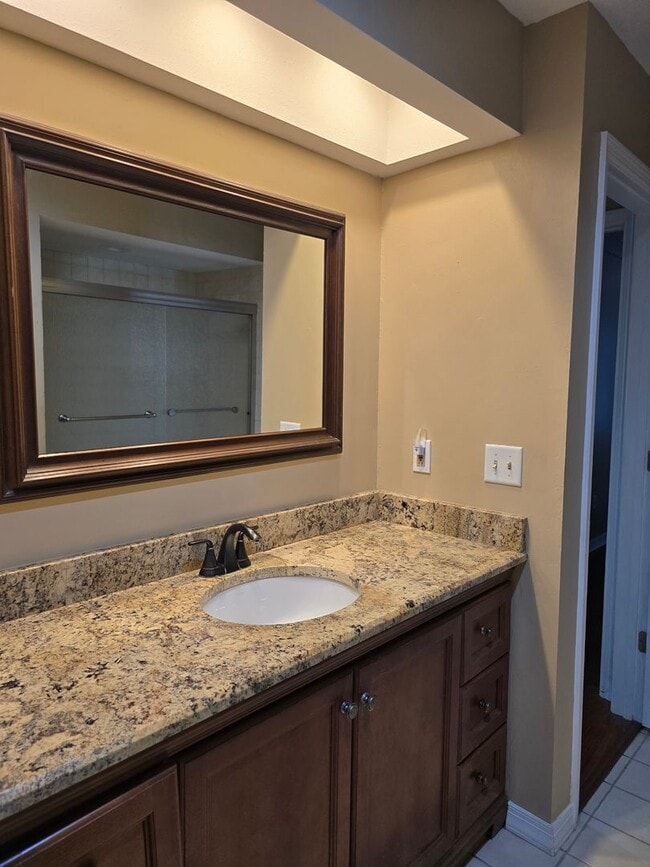 Building Photo - Single Family Home in Suburban Temple Terrace