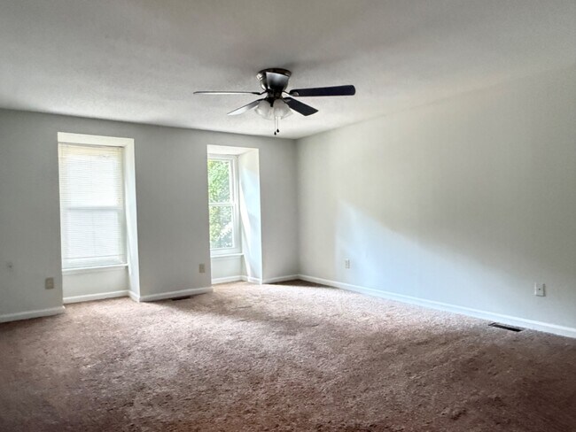 Building Photo - 4 Bedroom Single Family Home in Cary - No HOA