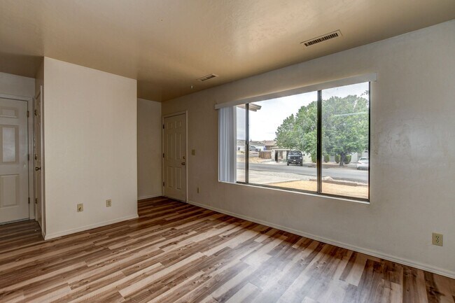 Building Photo - 6284 N Buckboard Dr