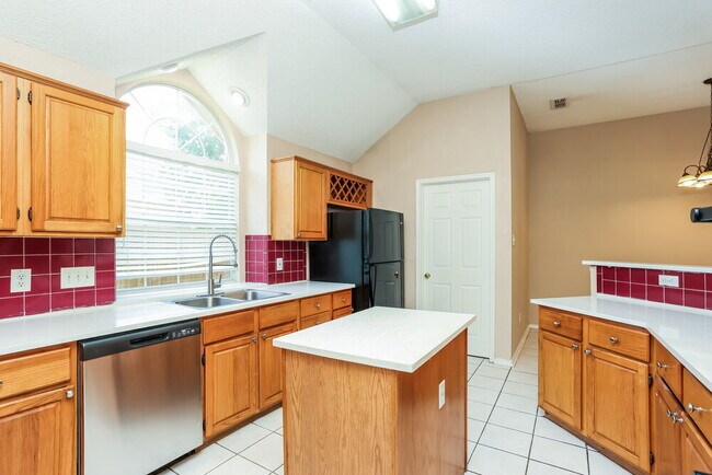 Building Photo - 7401 Glenstone St