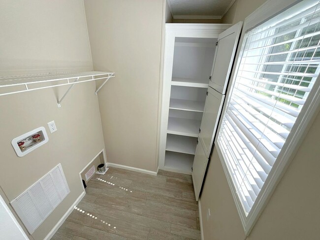 Building Photo - 5444 Ryegrass Ct