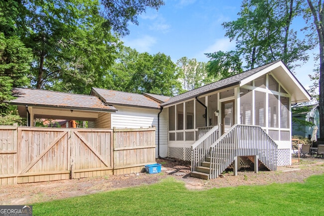 Building Photo - 140 Michaela Dr