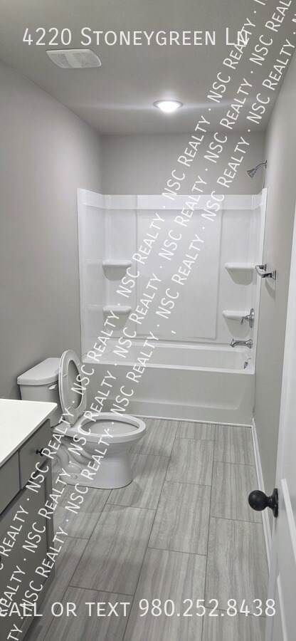 Building Photo - 4220 Stoneygreen Ln