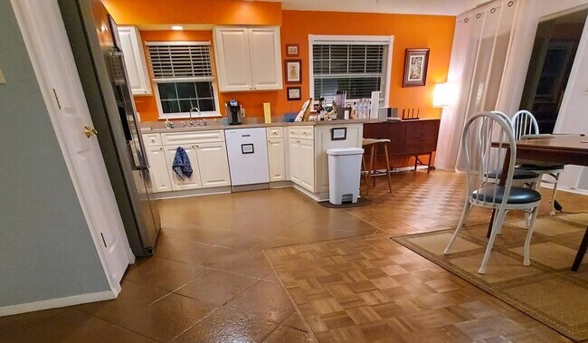 Building Photo - Unfurnished Annual rental -Single family h...