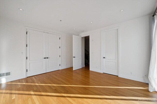 Building Photo - 641 Natoma St