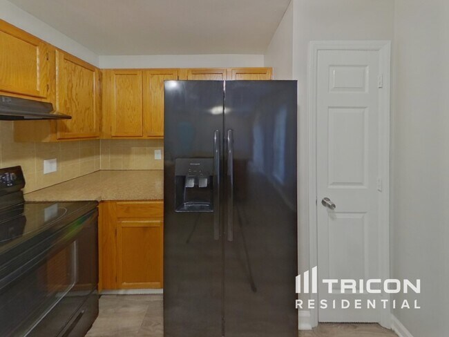 Building Photo - 5407 River Falls Dr