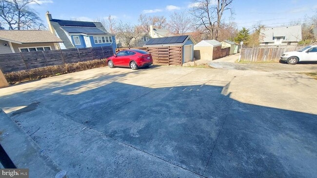 Building Photo - 228 Manor Cir