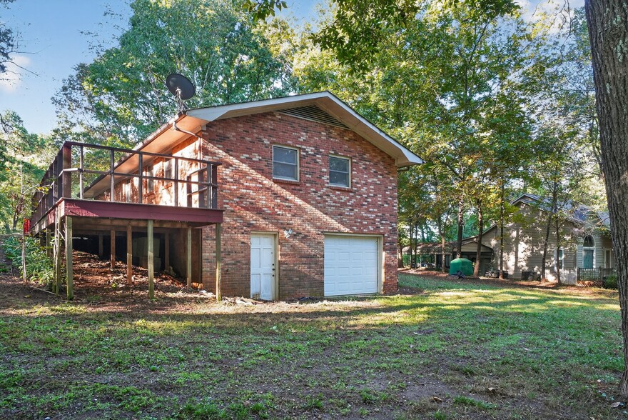 Building Photo - 1494 Carpenter St
