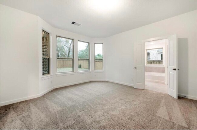 Building Photo - 16314 Apache Wds Wy