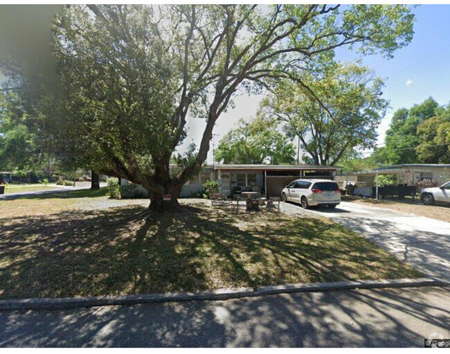 Orlando Home with Carports & Yard - 4720 Rockledge Rd