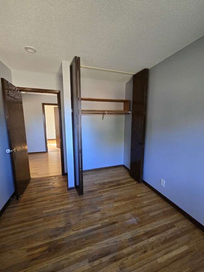 Building Photo - 1551 N Oberlin Cir