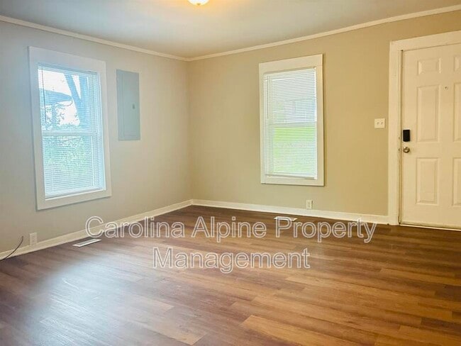 Building Photo - 403 S Yates St