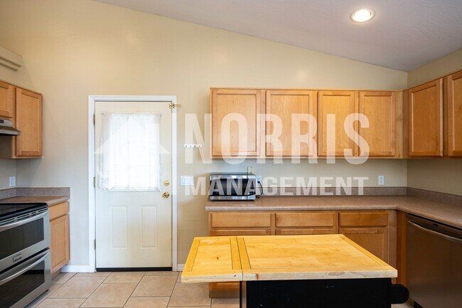 Building Photo - Nice Established Home in Arizona City