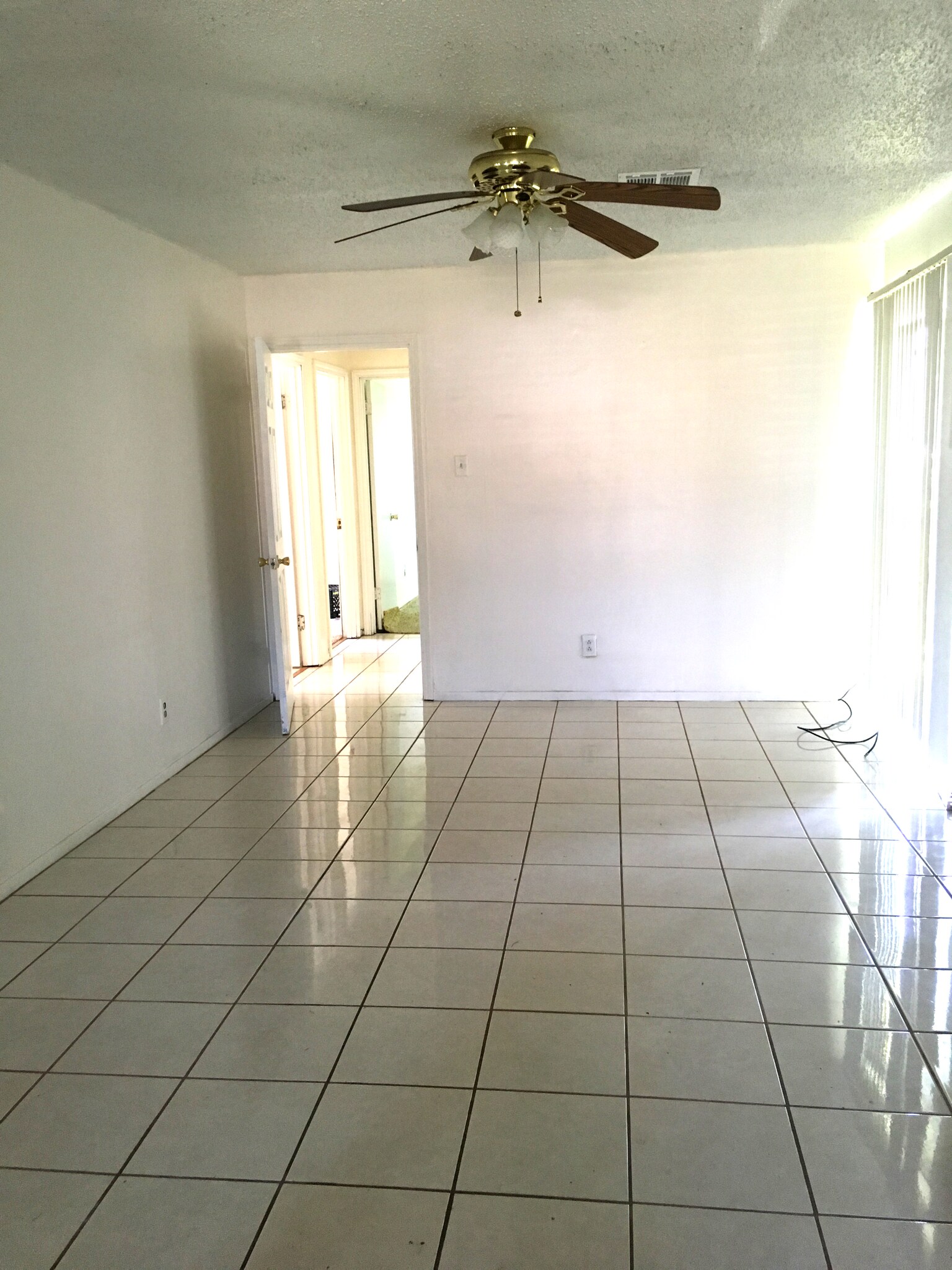 Building Photo - 145 S Dexter Dr