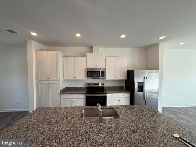 Building Photo - 36106 Wilderness Shores Way