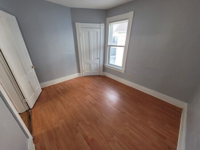 Building Photo - 435 Dubuque St