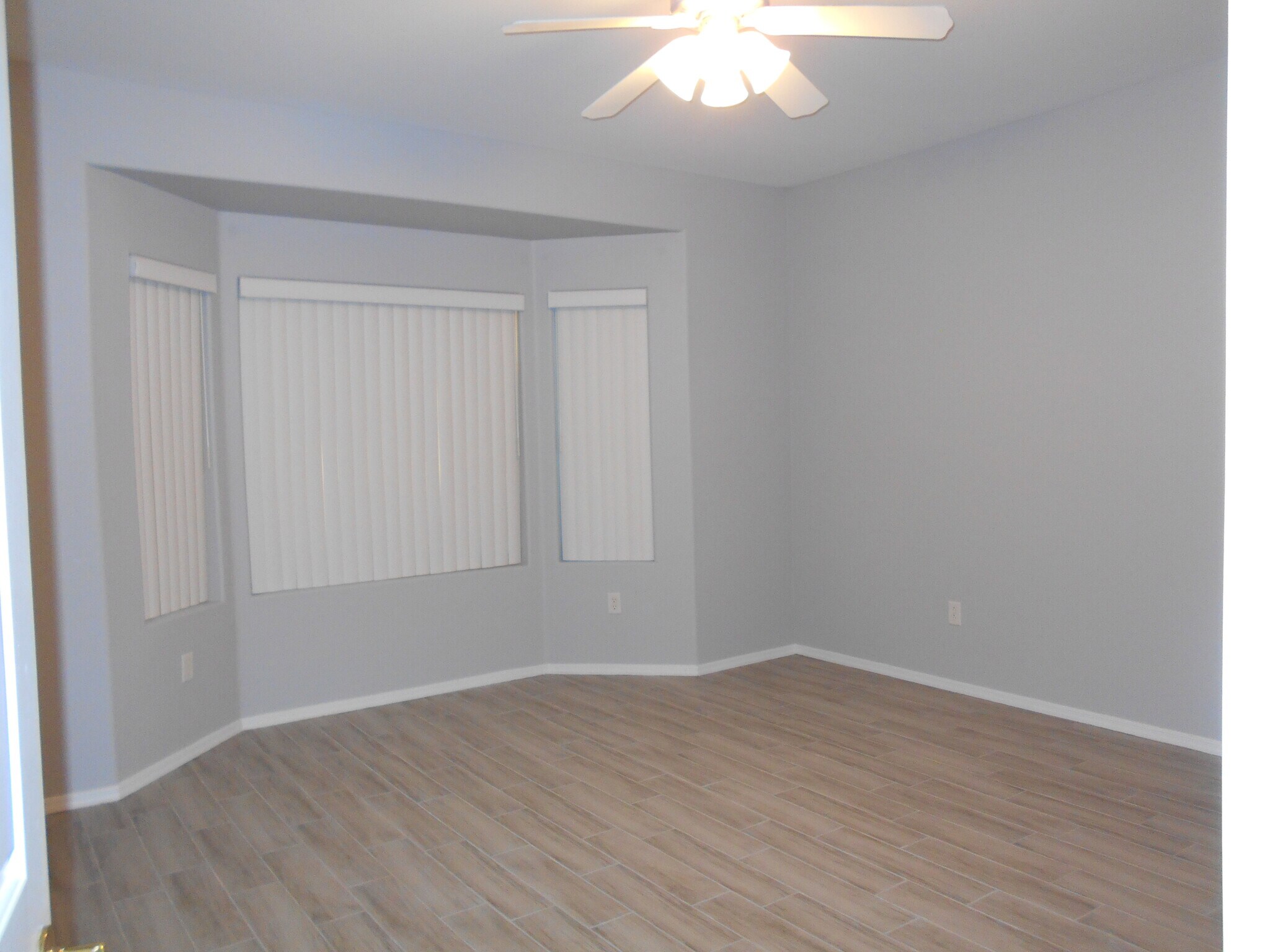 Master Bedroom w/ bay windows & fan 15x13 - 1379 Forlana Dr