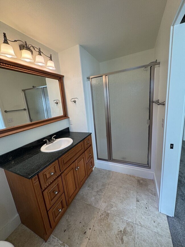 Building Photo - 2 Bedroom-2.5 Bath Townhome
