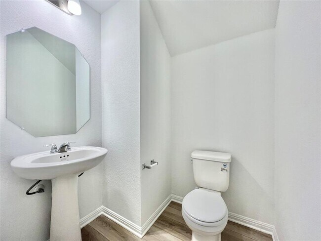 Building Photo - 3200 College Park Dr