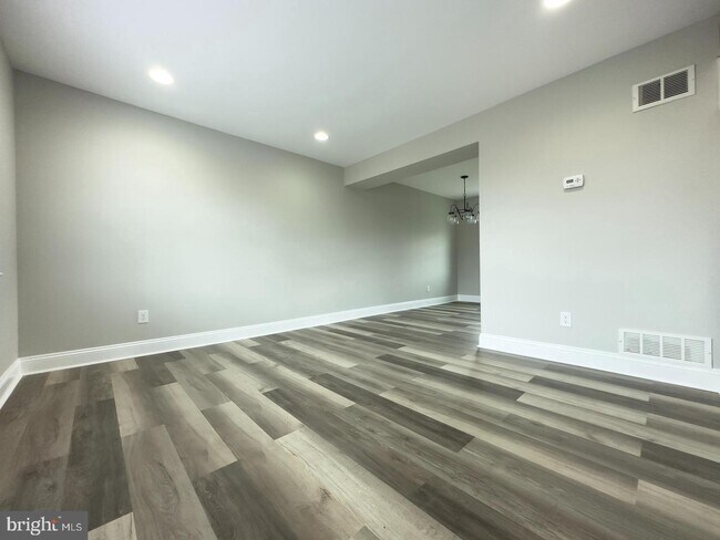 Building Photo - 3861 26th Ave