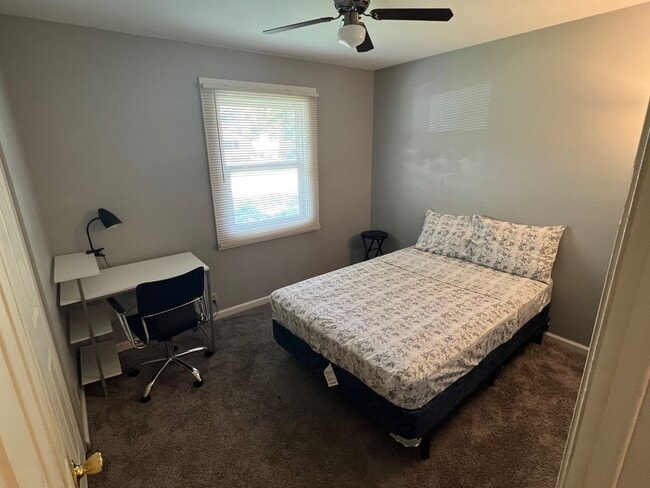 Building Photo - 3 Bedroom Ranch in Southwood - Available S...
