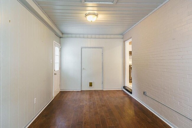 Building Photo - Charming 3 bedroom 2 bath home in Southland neighborhood!