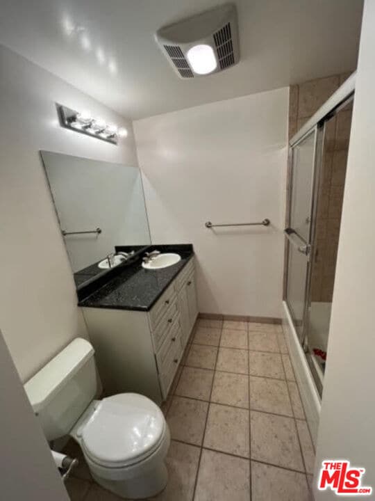 Building Photo - 3530 S Bentley Ave