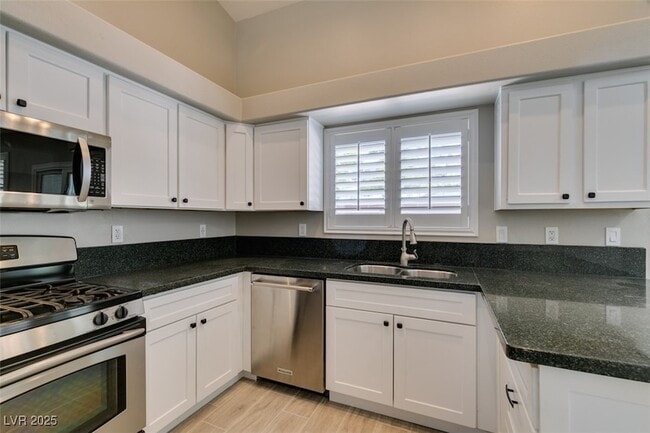 Building Photo - 2452 Silver Blossom Ln