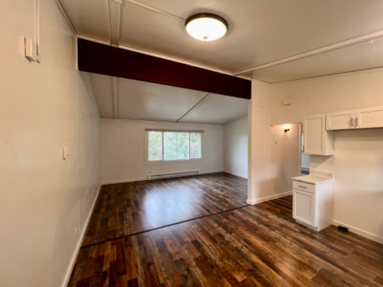 Building Photo - 124 Cherry Ave