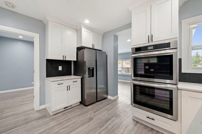 Building Photo - 4630 W Montana St