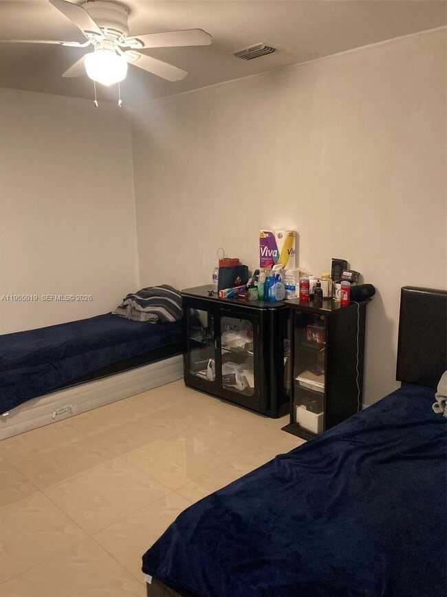 Building Photo - 4737 NW 5th Ave