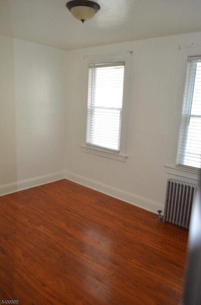 Building Photo - 14 Fremont St