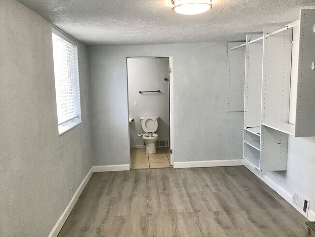 Building Photo - 921 Xavier St