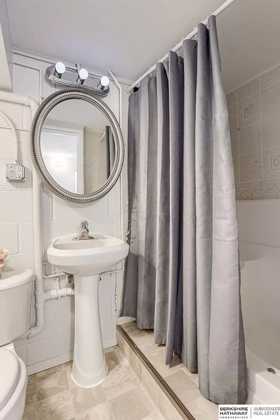 Full bathroom in basement - 2634 S 15th St