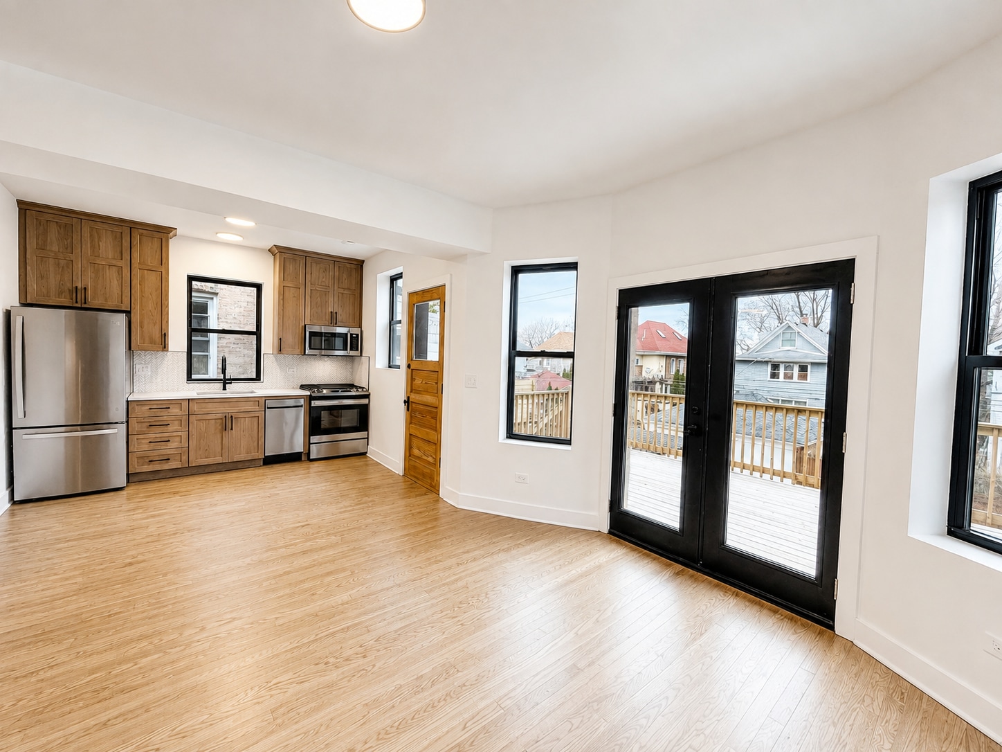 Building Photo - 3807 N Lawndale Ave