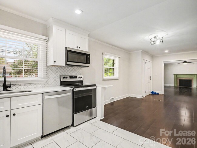 Building Photo - 782 Union St S