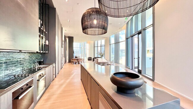 Building Photo - HIGH FLOOR 1BD UNIT AT THE LUXURIOUS KOULA...