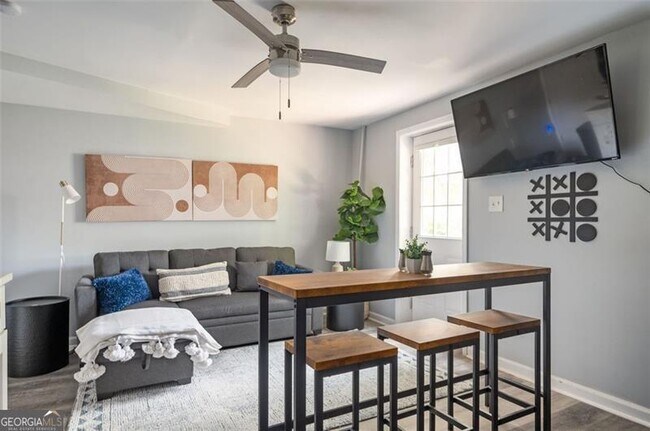 Building Photo - 1778 Flintwood Dr SE