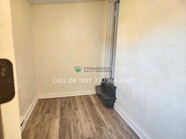 Building Photo - 20 Limbach Pl SW