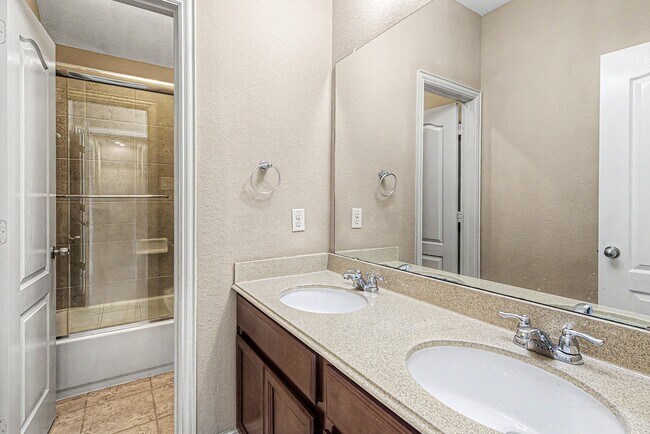 Building Photo - 2302 Blue Jay Ln