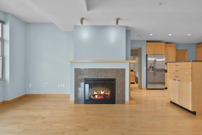 Building Photo - 309 W Washington Ave